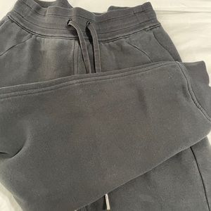 Lululemon Scuba Crop Jogger